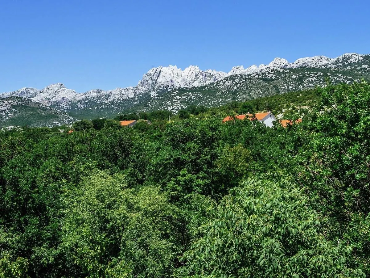 Stone House Near River Canyon Obrovac Hırvatistan