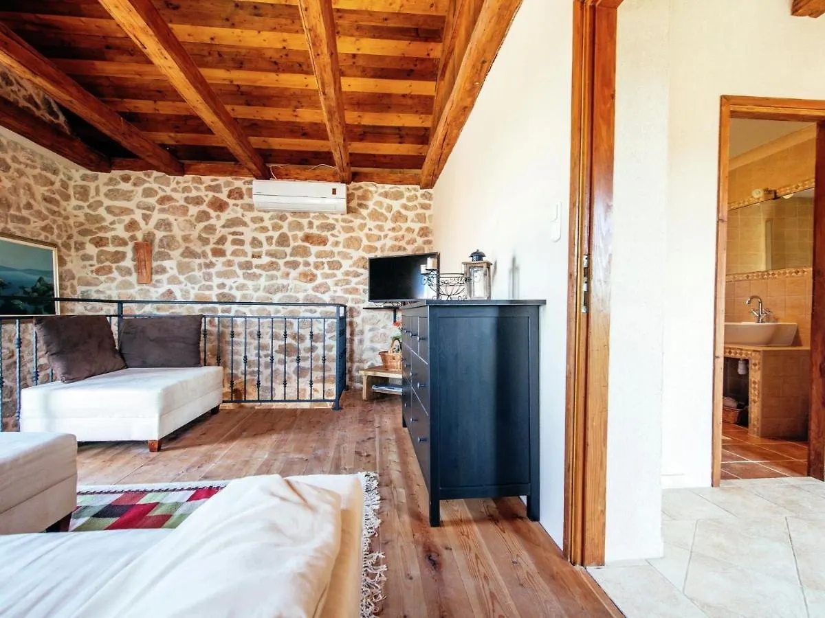 בית נופש אוברובץ Stone House Near River Canyon קרואטיה