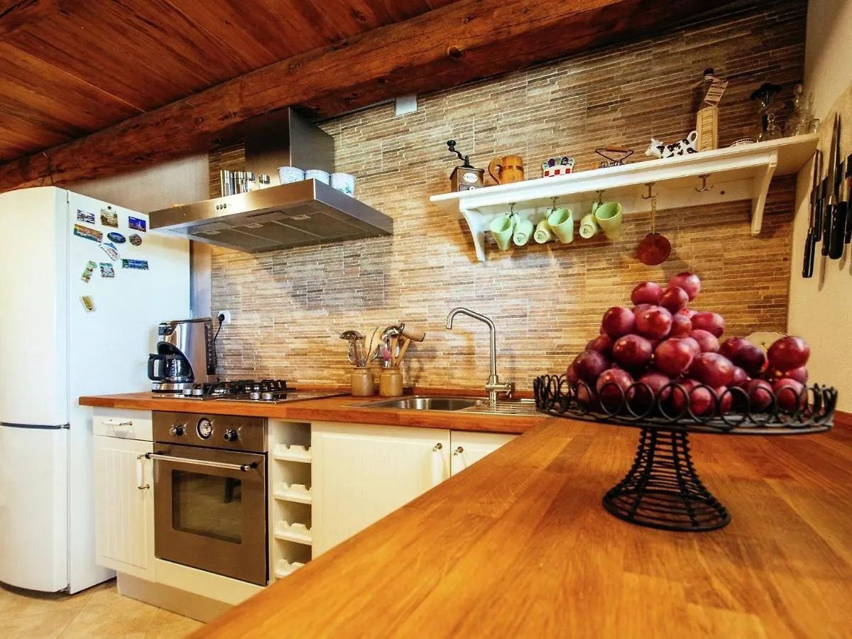 אוברובץ Stone House Near River Canyon 0*,  קרואטיה